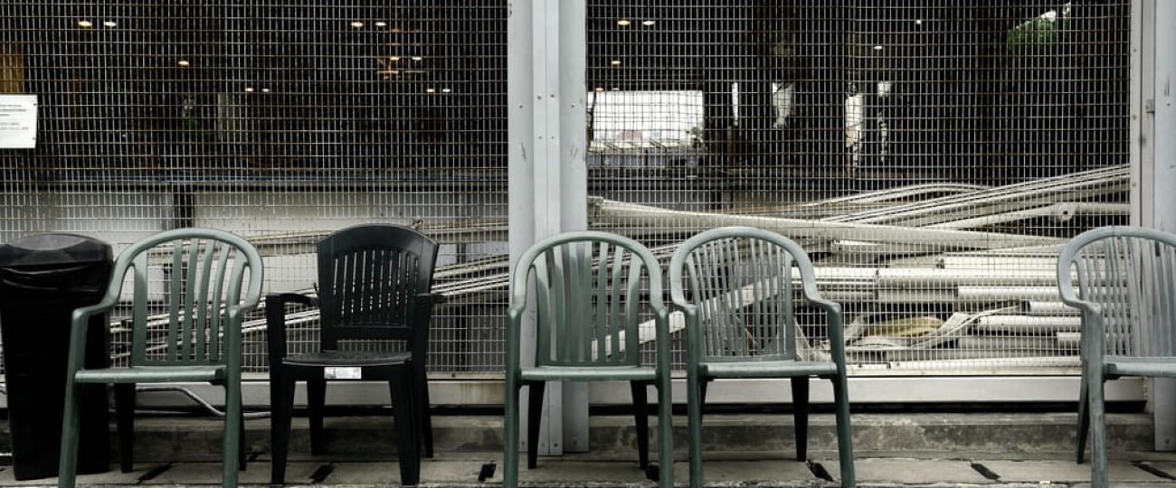 ¿Por qué los muebles de plástico para exterior son ideales para zonas costeras en El Salvador?
