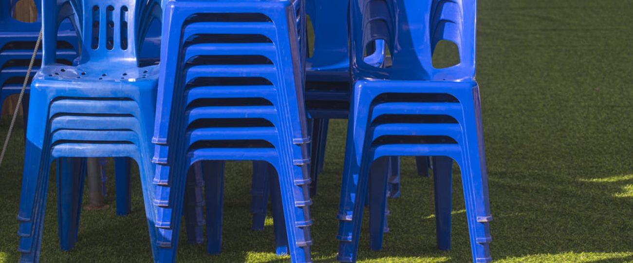 Muebles de plástico en El Salvador: ideales para exteriores y jardines